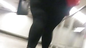 Persiguiendo un culote en el metro ELI II