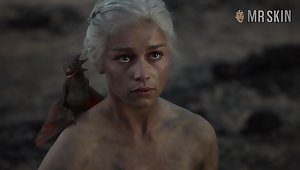 Check out this burnt but alive beauty Emilia Clarke flashing tits