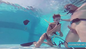 Underwater fuck at its best with a gorgeous babe Minnie Manga